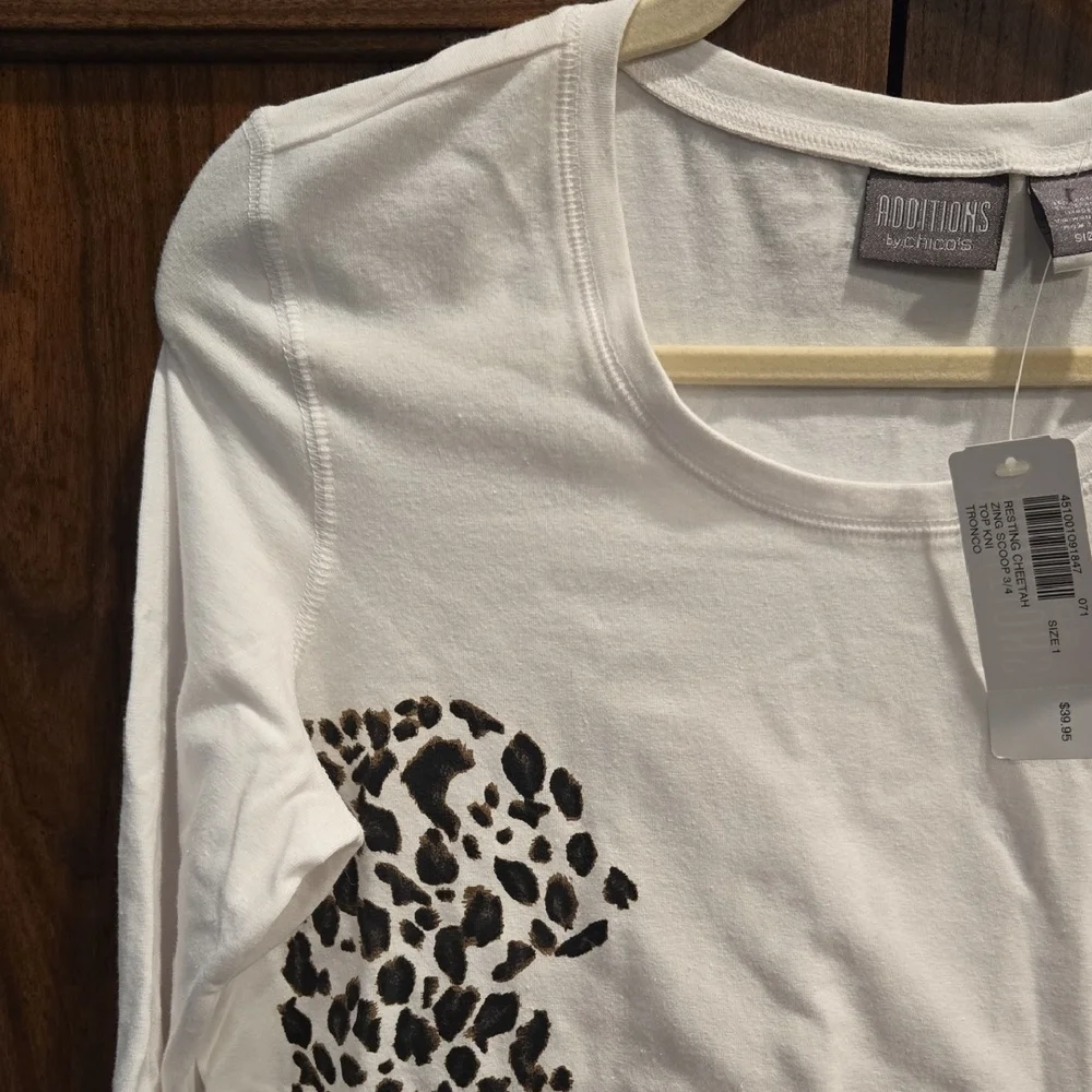 Chico's White Long Sleeve Womens Tee with Leopard Design - Picture 3 of 9